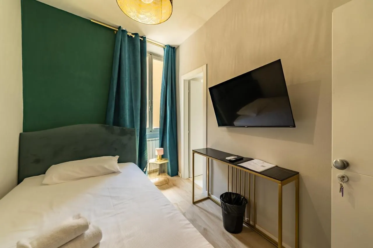 Room Eleven Φλωρεντία 0*,